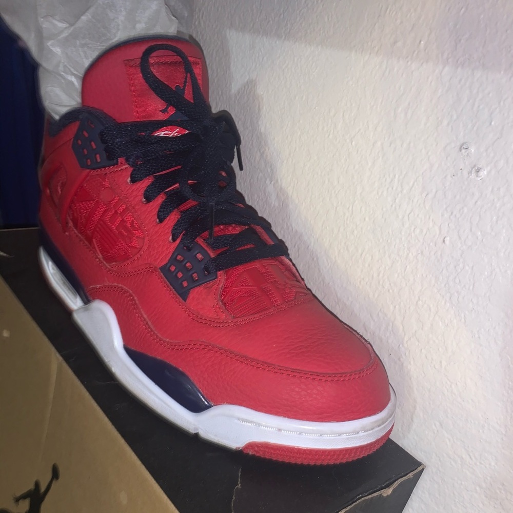 Jordan 4s fibas